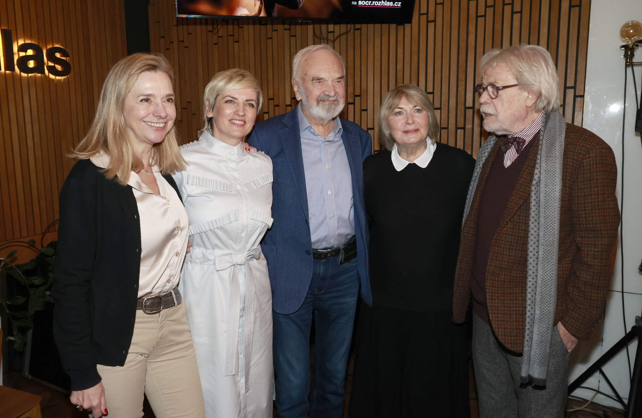 Zdeněk Svěrák, Andrea Sedláčková, Lenny Trčková, Eliška Balzerová, Jan Kanyza