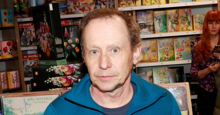 Ondřej Malý na křtu knihy Děcko v březnu 2025.