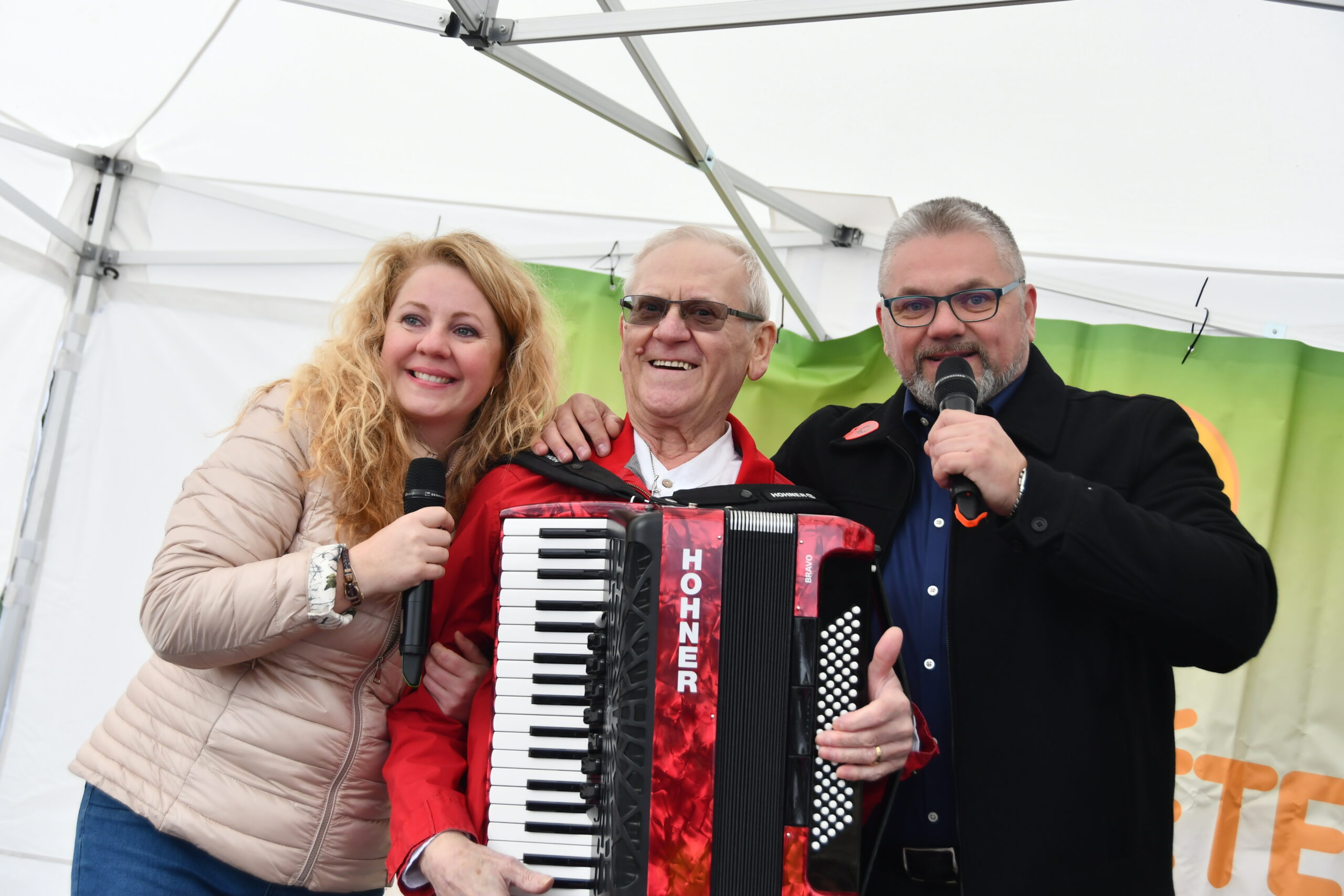 Pepa Melena a Anička Melenová s tatínkem Josefem Melenem st.