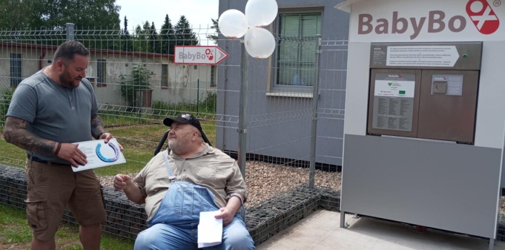 Fotografie z otvírání babyboxu v Trutnově
