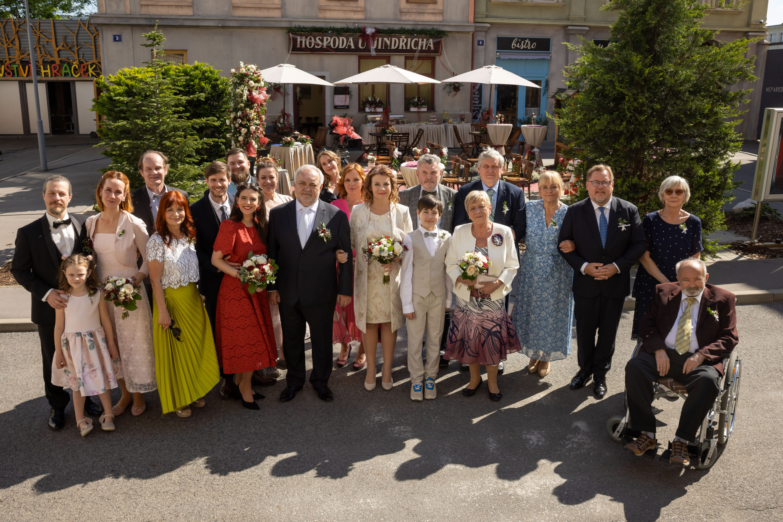 Fotografie ze závěrečného dílu dvacáté sezóny seriálu Ulice