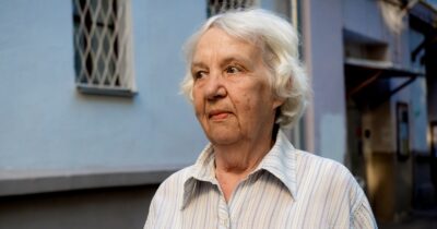 Fotografie seniorky v důchodu