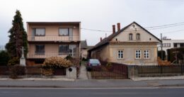 Fotografie dvou domů