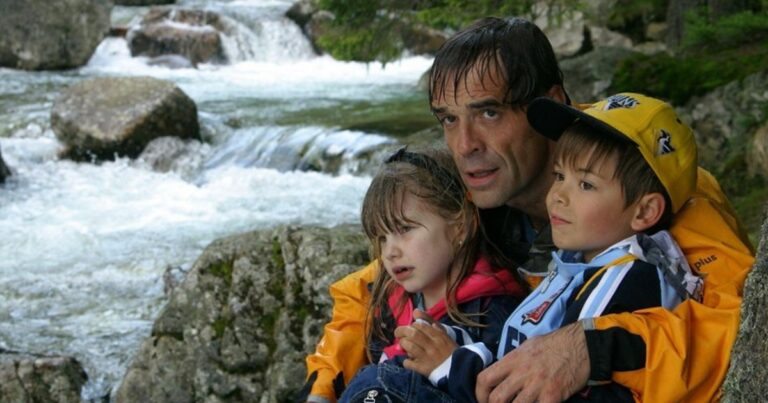 Fotografie z filmu Marie Poledňákové Jak se krotí krokodýli