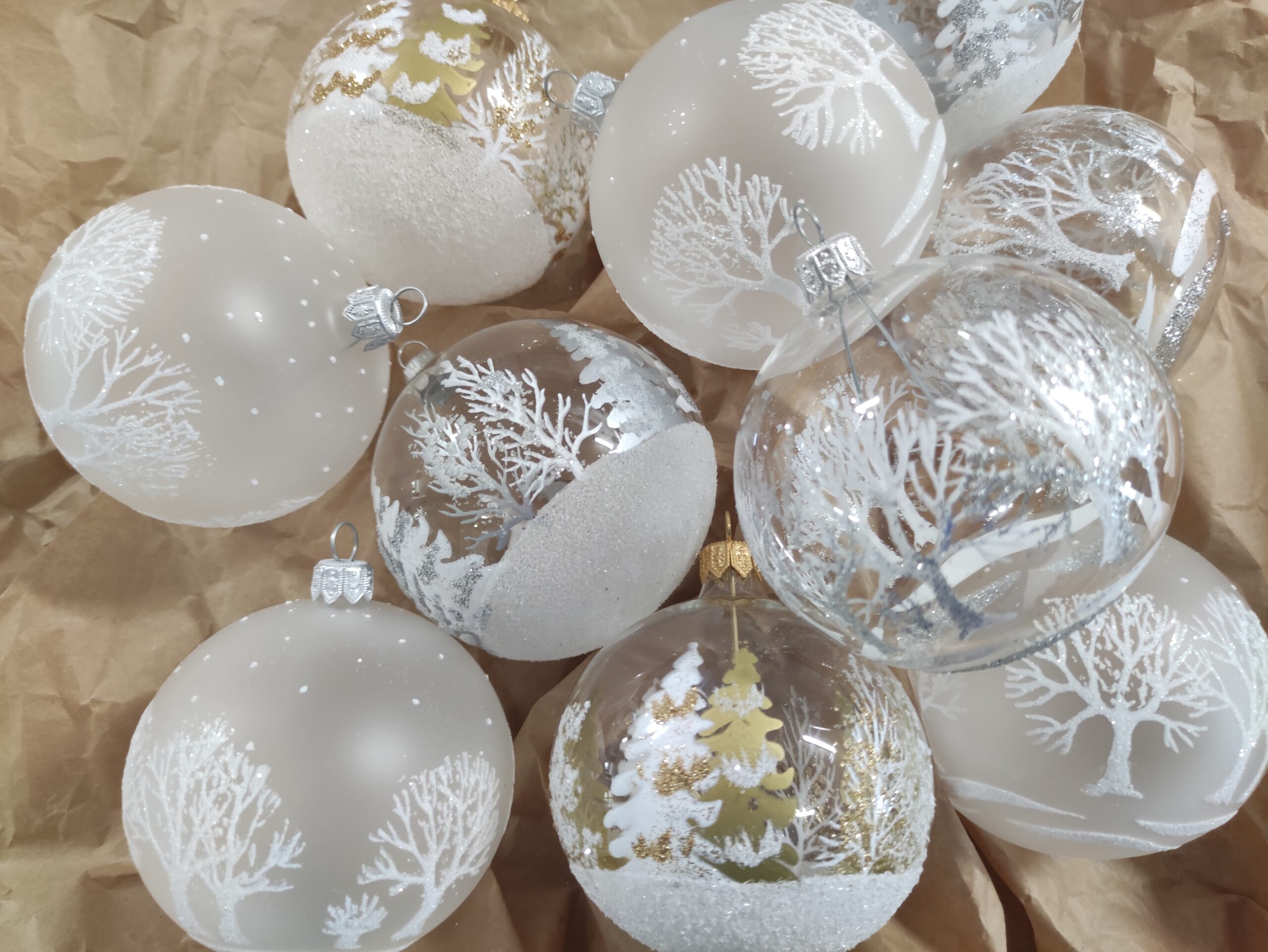 Fotografie vánočních ozdob z výroby Slezská výroba, výrobní družstvo