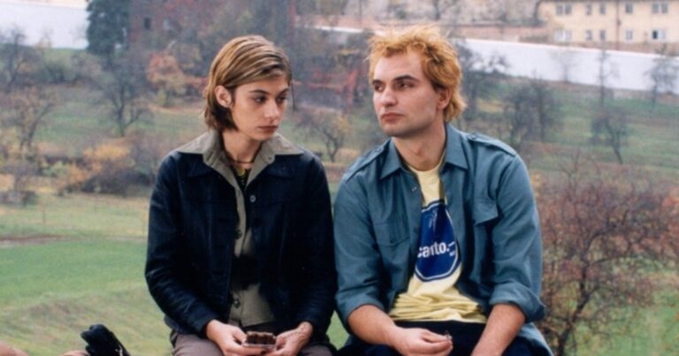 Fotografie z filmu Samotáři