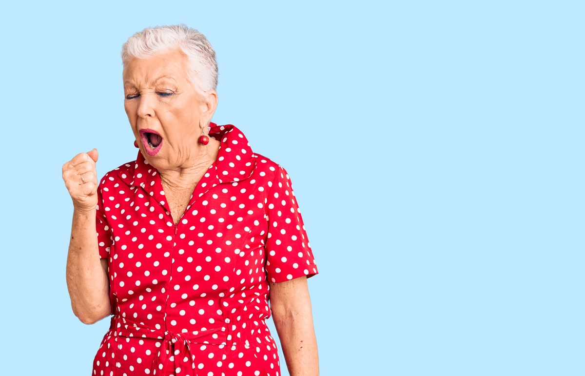 Fotografie starší vzteklé ženy