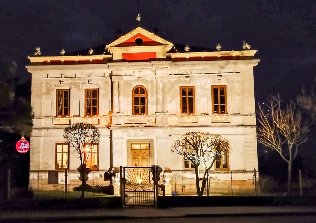 Fotografie zámečku Staré Ždánice v Pardubickém kraji