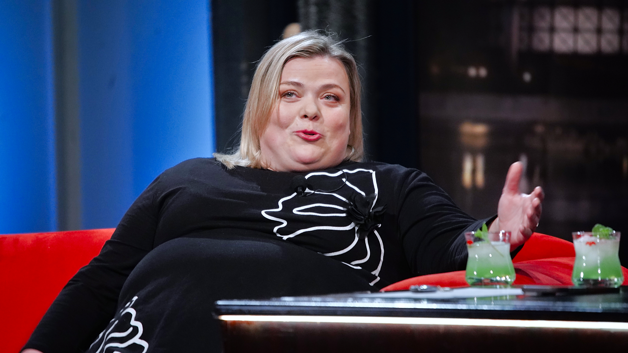 Fotografie herečky Lucie Polišenské v pořadu Show Jana Krause