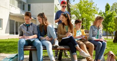 Fotografie dětí před školou