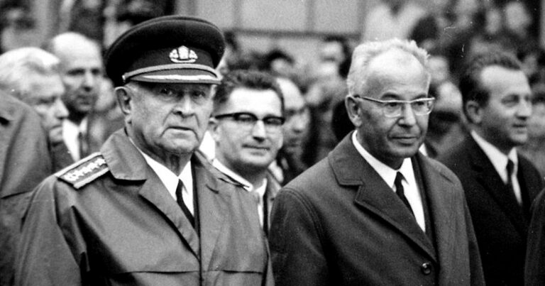 Fotografie Ludvíka Svobody a Gustava Husáka