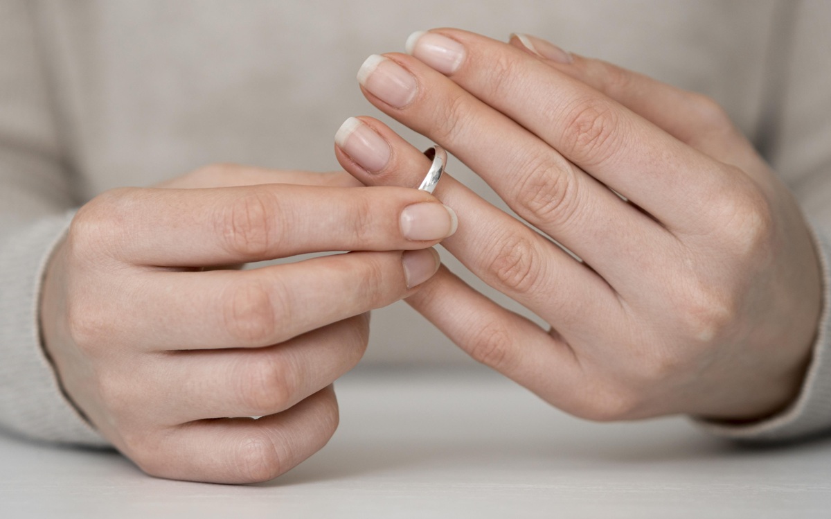 Fotografie sundávání prstýnku