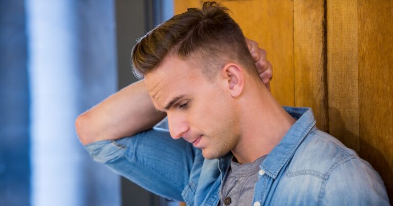 Fotografie smutného muže