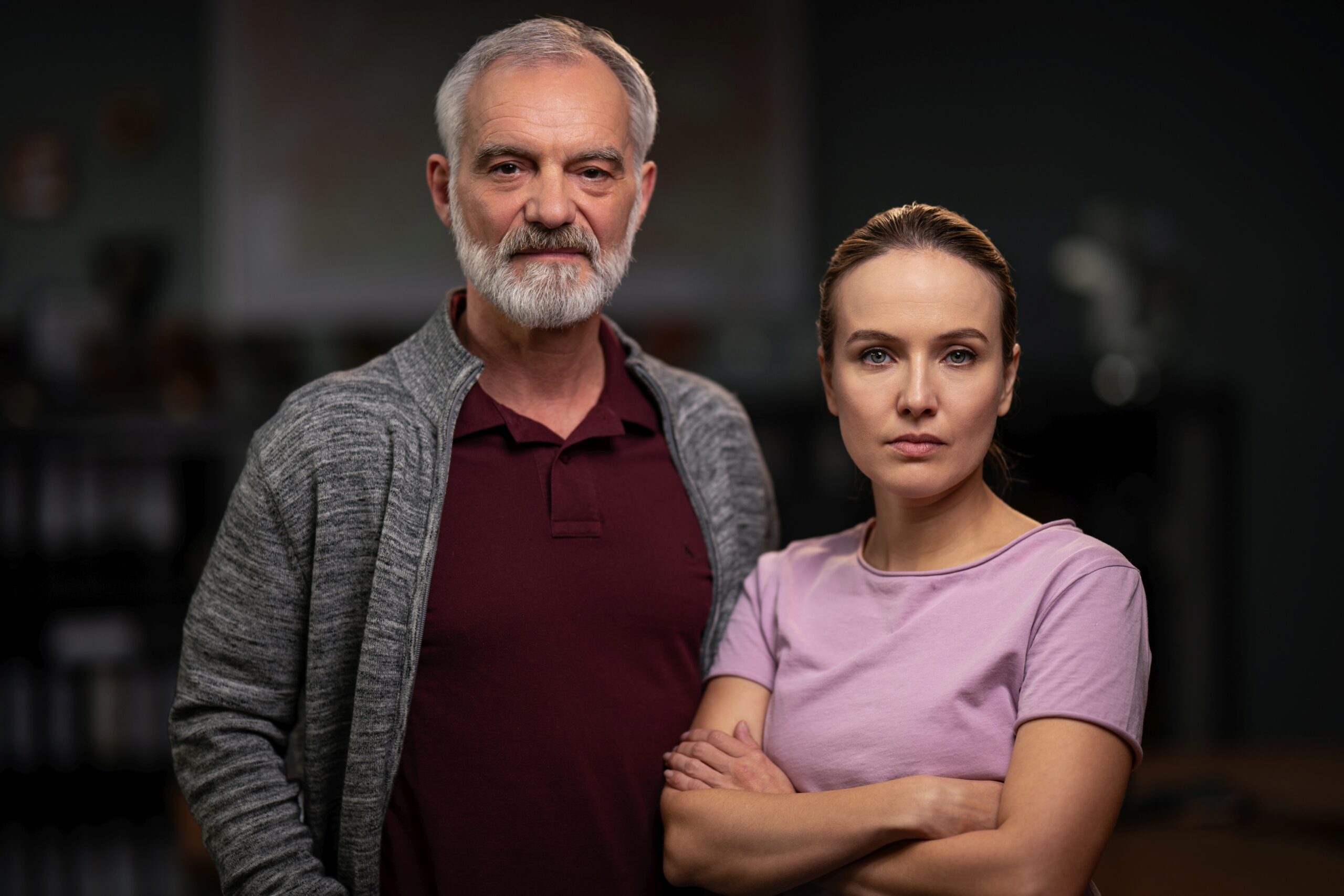 Fotografie Ivana Trojana a Terezy Ramba v třetí řadě minisérie Docent